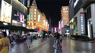 購(gòu)物中心供大于求 誰(shuí)能活得更好,？