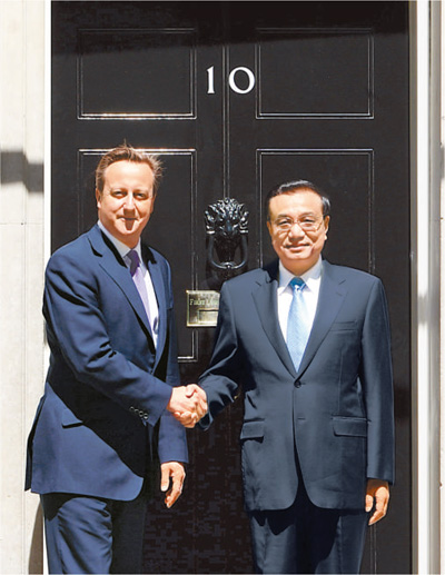 6月17日,，國務(wù)院總理李克強在倫敦唐寧街10號首相府同英國首相卡梅倫舉行中英總理年度會晤,。新華社記者 李 濤攝 